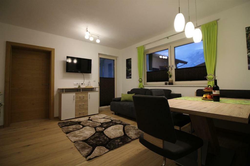 Apart Melanie Zell am Ziller Zewnętrze zdjęcie